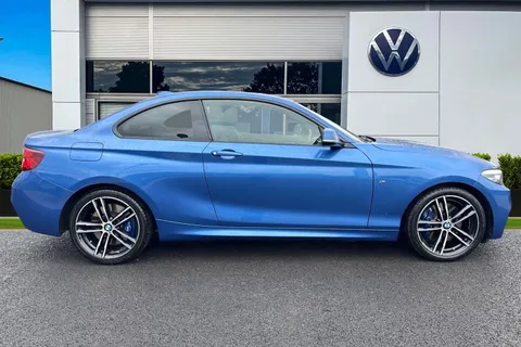 YG69WZK BMW 2 Series 2.0 220i GPF M Sport Auto Euro 6 (s/s) 2dr Thumbnail #4