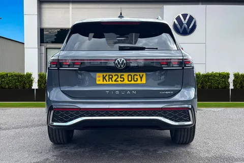 KR25OGY Volkswagen Tiguan 1.5 TSI 272 eHybrid R-Line 5dr DSG⭐Infotainment package plus⭐ Thumbnail #5