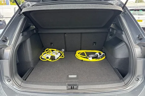 KR25OGY Volkswagen Tiguan 1.5 TSI 272 eHybrid R-Line 5dr DSG⭐Infotainment package plus⭐ Thumbnail #7