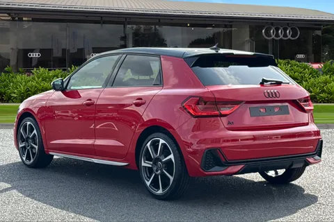 Audi A1 1.0 TFSI 25 Black Edition Sportback Euro 6 (s/s) 5dr Thumbnail #3