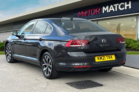 KM21TKK Volkswagen Passat 2.0 TDI EVO SEL Euro 6 (s/s) 4dr Thumbnail #3