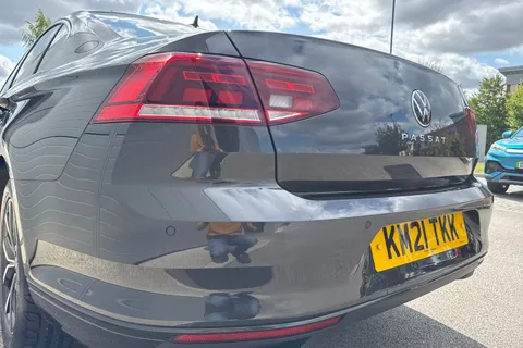 KM21TKK Volkswagen Passat 2.0 TDI EVO SEL Euro 6 (s/s) 4dr Thumbnail #8