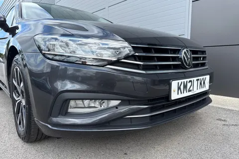 KM21TKK Volkswagen Passat 2.0 TDI EVO SEL Euro 6 (s/s) 4dr Thumbnail #9