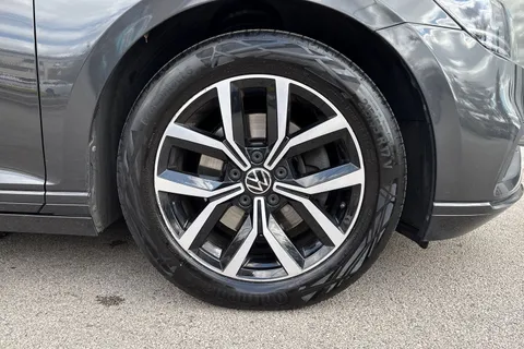 KM21TKK Volkswagen Passat 2.0 TDI EVO SEL Euro 6 (s/s) 4dr Thumbnail #11