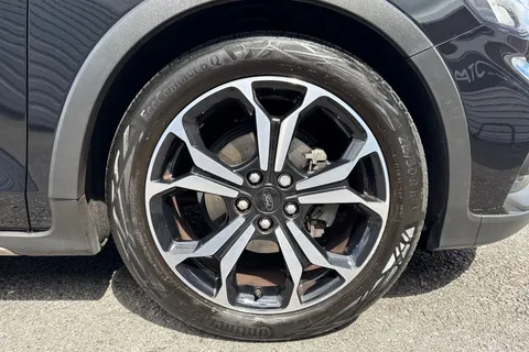 LJ21PXP Ford Focus 1.5 EcoBlue Active X Auto Euro 6 (s/s) 5dr Thumbnail #10