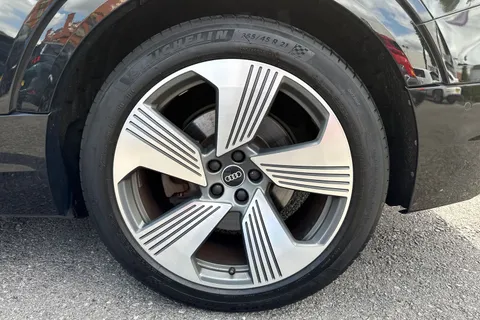 ND21YNP Audi e-tron 55 S line Sportback Auto quattro 5dr 95kWh Thumbnail #11