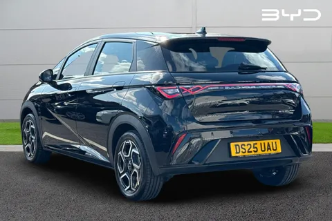 DS25UAU BYD Dolphin 60.48kWh Comfort Auto 5dr Thumbnail #3