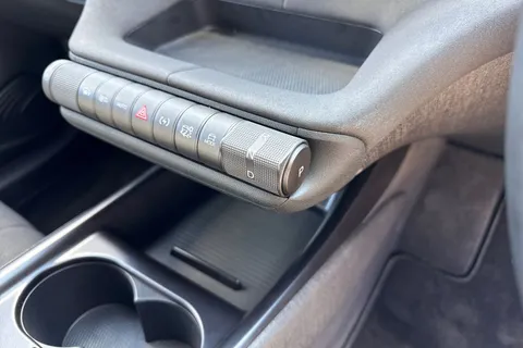 DS25UAU BYD Dolphin 60.48kWh Comfort Auto 5dr Thumbnail #21