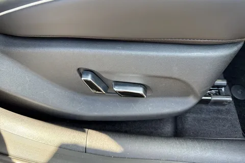 DS25UAU BYD Dolphin 60.48kWh Comfort Auto 5dr Thumbnail #30