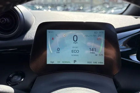 DS25UAU BYD Dolphin 60.48kWh Comfort Auto 5dr Thumbnail #33