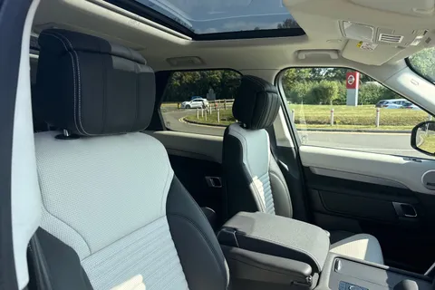Land Rover Discovery 3.0 D350 MHEV Dynamic HSE Auto 4WD Euro 6 (s/s) 5dr Thumbnail #11