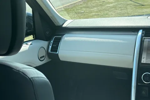 Land Rover Discovery 3.0 D350 MHEV Dynamic HSE Auto 4WD Euro 6 (s/s) 5dr Thumbnail #30