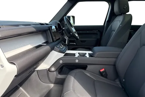  Land Rover Defender 110 3.0 D250 MHEV X-Dynamic SE Auto 4WD Euro 6 (s/s) 5dr Thumbnail #4