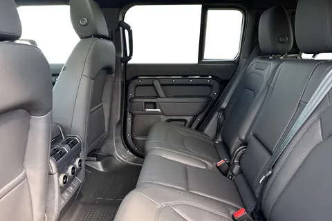  Land Rover Defender 110 3.0 D250 MHEV X-Dynamic SE Auto 4WD Euro 6 (s/s) 5dr Thumbnail #5
