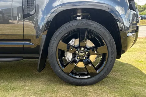  Land Rover Defender 110 3.0 D350 MHEV X-Dynamic HSE SUV 5dr Diesel Auto 4WD Euro 6 (s/s) (350 ps) Thumbnail #9