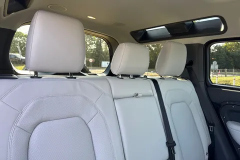  Land Rover Defender 110 3.0 D350 MHEV X-Dynamic HSE Auto 4WD Euro 6 (s/s) 5dr Thumbnail #13