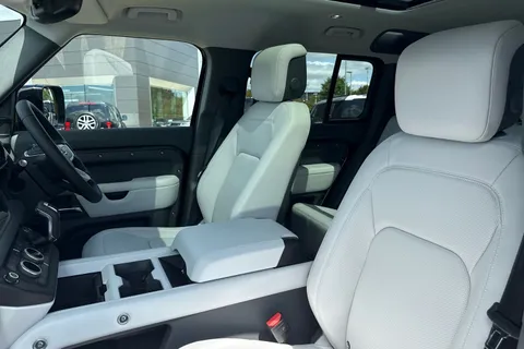  Land Rover Defender 110 3.0 D350 MHEV X-Dynamic HSE SUV 5dr Diesel Auto 4WD Euro 6 (s/s) (350 ps) Thumbnail #12