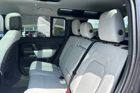  Land Rover Defender 110 3.0 D350 MHEV X-Dynamic HSE SUV 5dr Diesel Auto 4WD Euro 6 (s/s) (350 ps) Thumbnail #14