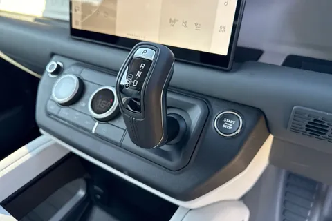  Land Rover Defender 110 3.0 D350 MHEV X-Dynamic HSE Auto 4WD Euro 6 (s/s) 5dr Thumbnail #17