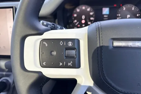  Land Rover Defender 110 3.0 D350 MHEV X-Dynamic HSE Auto 4WD Euro 6 (s/s) 5dr Thumbnail #18