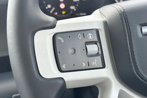  Land Rover Defender 110 3.0 D350 MHEV X-Dynamic HSE SUV 5dr Diesel Auto 4WD Euro 6 (s/s) (350 ps) Thumbnail #18