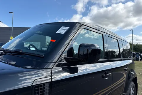  Land Rover Defender 110 3.0 D250 MHEV X-Dynamic SE Auto 4WD Euro 6 (s/s) 5dr Thumbnail #23