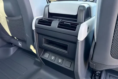  Land Rover Defender 110 3.0 D350 MHEV X-Dynamic HSE Auto 4WD Euro 6 (s/s) 5dr Thumbnail #27