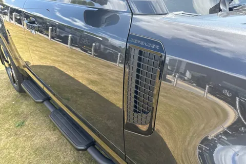  Land Rover Defender 110 3.0 D350 MHEV X-Dynamic HSE SUV 5dr Diesel Auto 4WD Euro 6 (s/s) (350 ps) Thumbnail #25