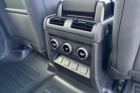 Land Rover Defender 110 3.0 D250 MHEV X-Dynamic SE Auto 4WD Euro 6 (s/s) 5dr Thumbnail #27