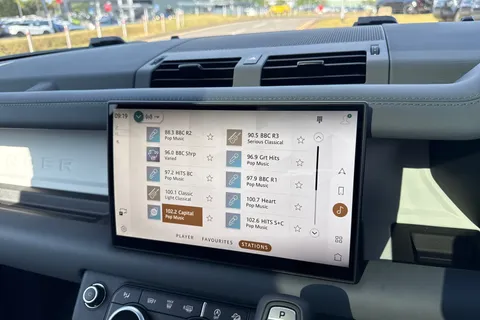  Land Rover Defender 110 3.0 D350 MHEV X-Dynamic HSE Auto 4WD Euro 6 (s/s) 5dr Thumbnail #32