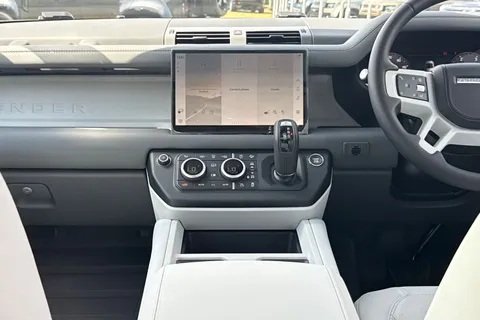  Land Rover Defender 110 3.0 D350 MHEV X-Dynamic HSE SUV 5dr Diesel Auto 4WD Euro 6 (s/s) (350 ps) Thumbnail #31