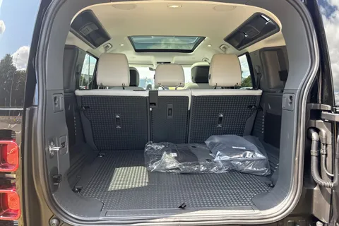  Land Rover Defender 110 3.0 D350 MHEV X-Dynamic HSE SUV 5dr Diesel Auto 4WD Euro 6 (s/s) (350 ps) Thumbnail #34
