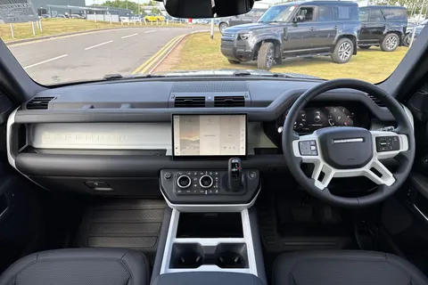 Land Rover Defender 110 3.0 D250 MHEV X-Dynamic SE Auto 4WD Euro 6 (s/s) 5dr Thumbnail #10