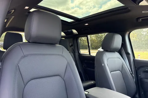 Land Rover Defender 110 3.0 D250 MHEV X-Dynamic SE Auto 4WD Euro 6 (s/s) 5dr Thumbnail #11