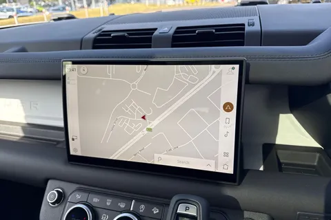 Land Rover Defender 110 3.0 D250 MHEV X-Dynamic SE Auto 4WD Euro 6 (s/s) 5dr Thumbnail #15