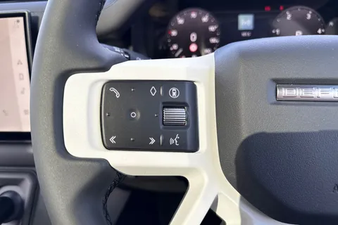 Land Rover Defender 110 3.0 D250 MHEV X-Dynamic SE Auto 4WD Euro 6 (s/s) 5dr Thumbnail #18