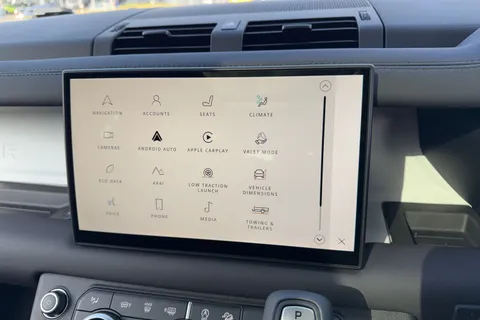 Land Rover Defender 110 3.0 D250 MHEV X-Dynamic SE Auto 4WD Euro 6 (s/s) 5dr Thumbnail #21