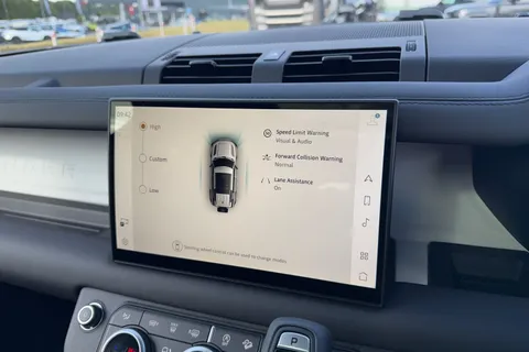 Land Rover Defender 110 3.0 D250 MHEV X-Dynamic SE Auto 4WD Euro 6 (s/s) 5dr Thumbnail #33