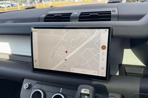  Land Rover Defender 110 3.0 D250 MHEV X-Dynamic HSE Auto 4WD Euro 6 (s/s) 5dr Thumbnail #12