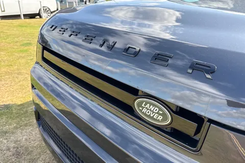  Land Rover Defender 110 3.0 D250 MHEV X-Dynamic HSE Auto 4WD Euro 6 (s/s) 5dr Thumbnail #19