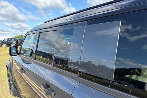  Land Rover Defender 110 3.0 D250 MHEV X-Dynamic HSE Auto 4WD Euro 6 (s/s) 5dr Thumbnail #23