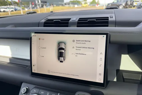  Land Rover Defender 110 3.0 D250 MHEV X-Dynamic HSE Auto 4WD Euro 6 (s/s) 5dr Thumbnail #30