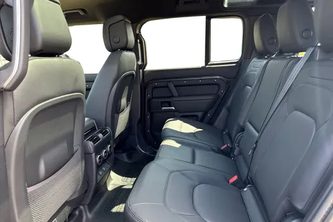 Land Rover Defender 110 3.0 D250 MHEV X-Dynamic SE Auto 4WD Euro 6 (s/s) 5dr Thumbnail #5