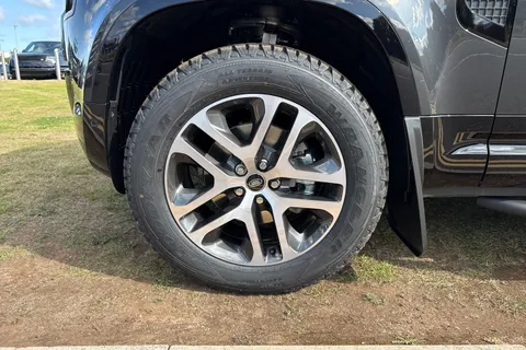 Land Rover Defender 110 3.0 D250 MHEV X-Dynamic SE Auto 4WD Euro 6 (s/s) 5dr Thumbnail #8