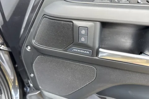 Land Rover Defender 110 3.0 D250 MHEV X-Dynamic SE Auto 4WD Euro 6 (s/s) 5dr Thumbnail #27