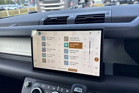 Land Rover Defender 110 3.0 D250 MHEV X-Dynamic SE Auto 4WD Euro 6 (s/s) 5dr Thumbnail #31