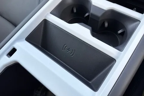 Land Rover Defender 110 3.0 D250 MHEV X-Dynamic SE Auto 4WD Euro 6 (s/s) 5dr Thumbnail #36