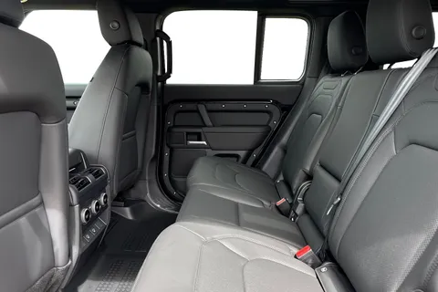  Land Rover Defender 110 3.0 D250 MHEV X-Dynamic SE Auto 4WD Euro 6 (s/s) 5dr Thumbnail #5