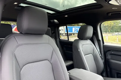  Land Rover Defender 110 3.0 D250 MHEV X-Dynamic SE Auto 4WD Euro 6 (s/s) 5dr Thumbnail #11