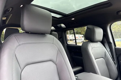  Land Rover Defender 110 3.0 D250 MHEV X-Dynamic SE Auto 4WD Euro 6 (s/s) 5dr Thumbnail #11